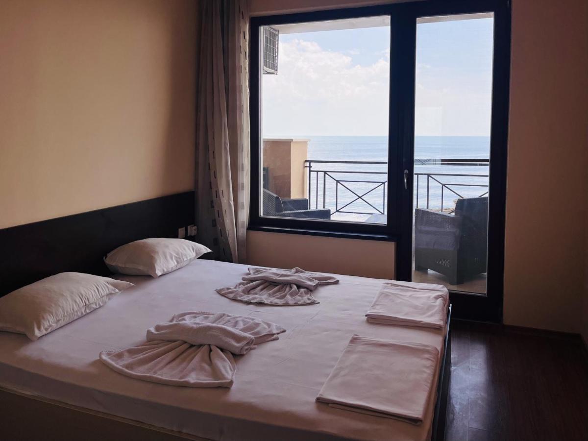 Sea View Rental Front Beach โกลเดน แซนส์ ภายนอก รูปภาพ